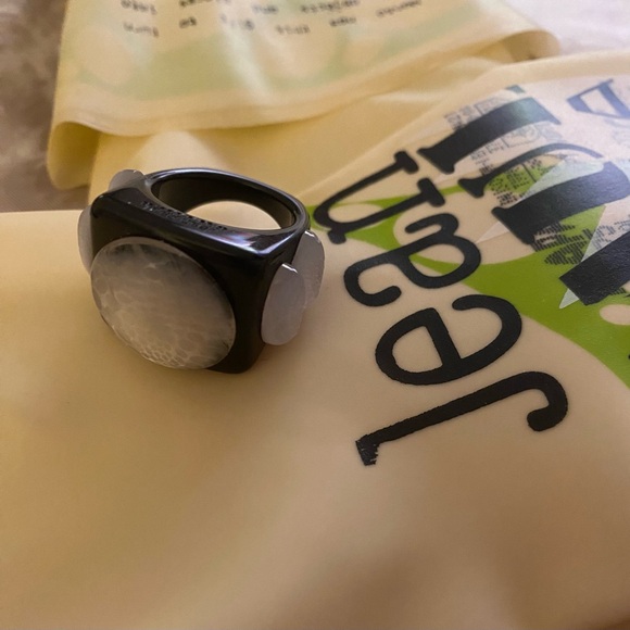 JEAN PAUL GAULTIER
X LA MANSO THE I WEAR BIKINI SQUARE B&W RING 🖤 - Picture 6 of 7